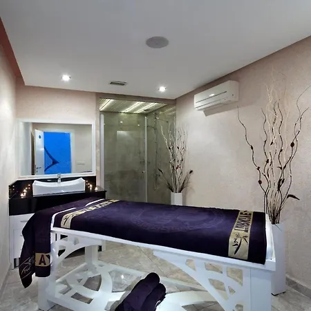 Otel Granada City , Close To The Cleopatra Beach *